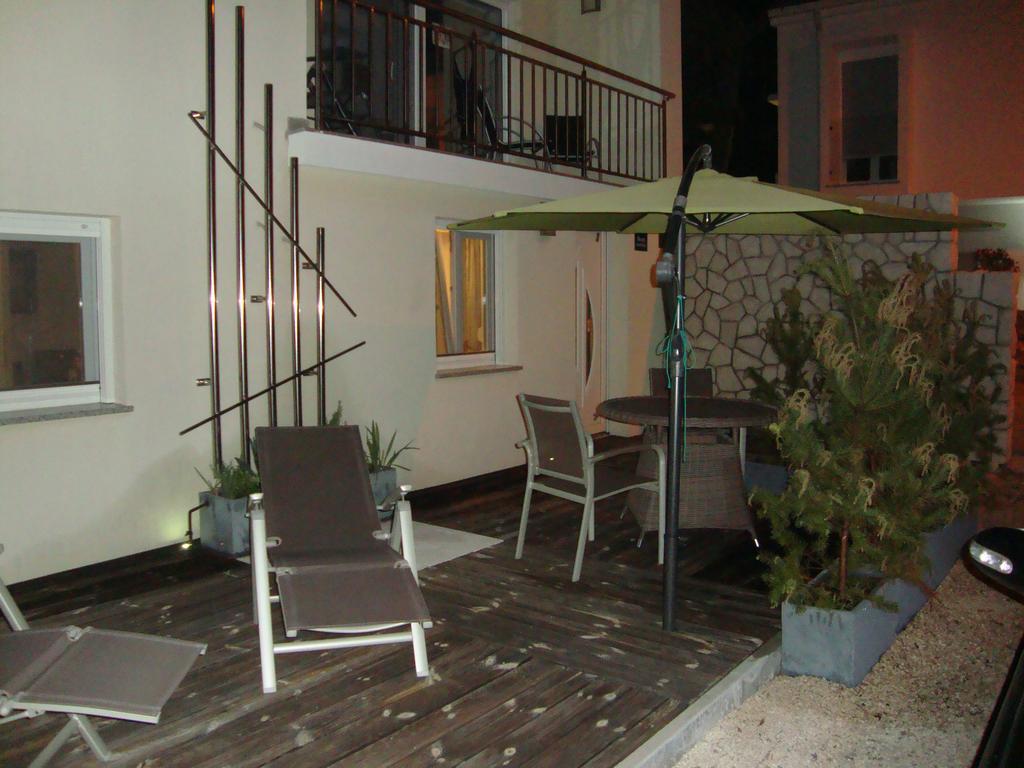 Apartments Ilona Novi Vinodolski Esterno foto
