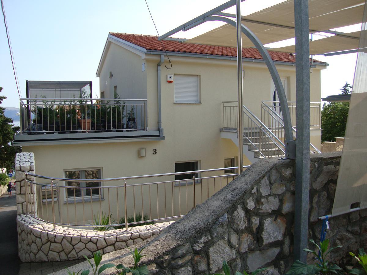 Apartments Ilona Novi Vinodolski Esterno foto